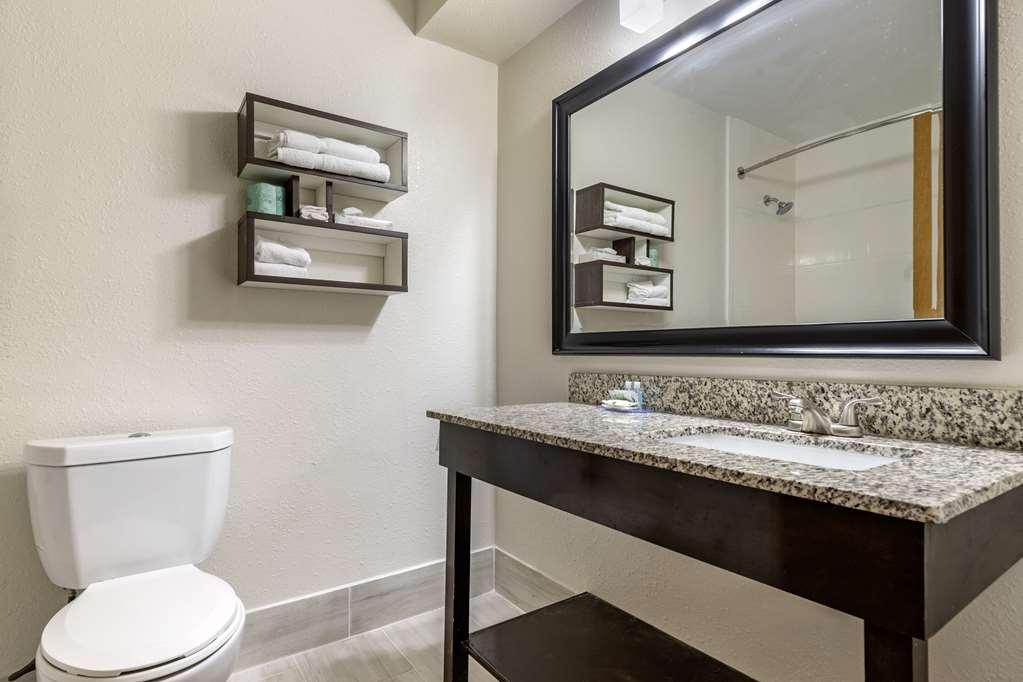 Quality Inn Spartanburg Room photo