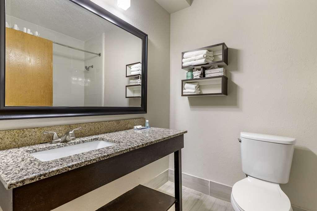 Quality Inn Spartanburg Room photo