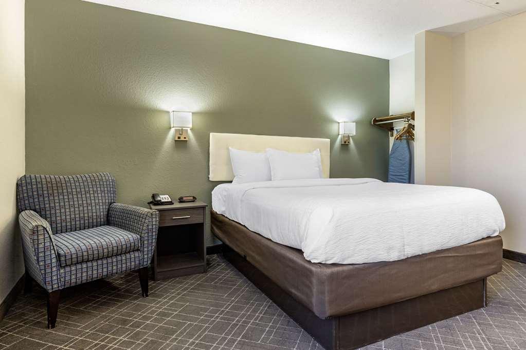 Quality Inn Spartanburg Room photo